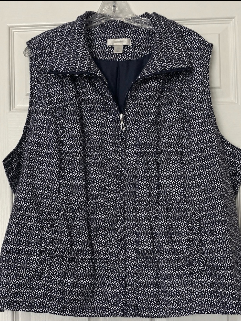 CJ Banks Navy and White Patterned Vest Size 1X (16/18)
